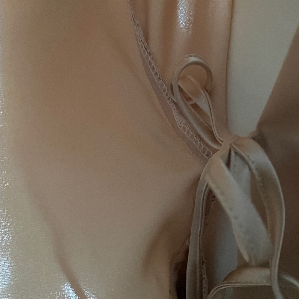 Elegant Satin Robe - Picture 3 of 4